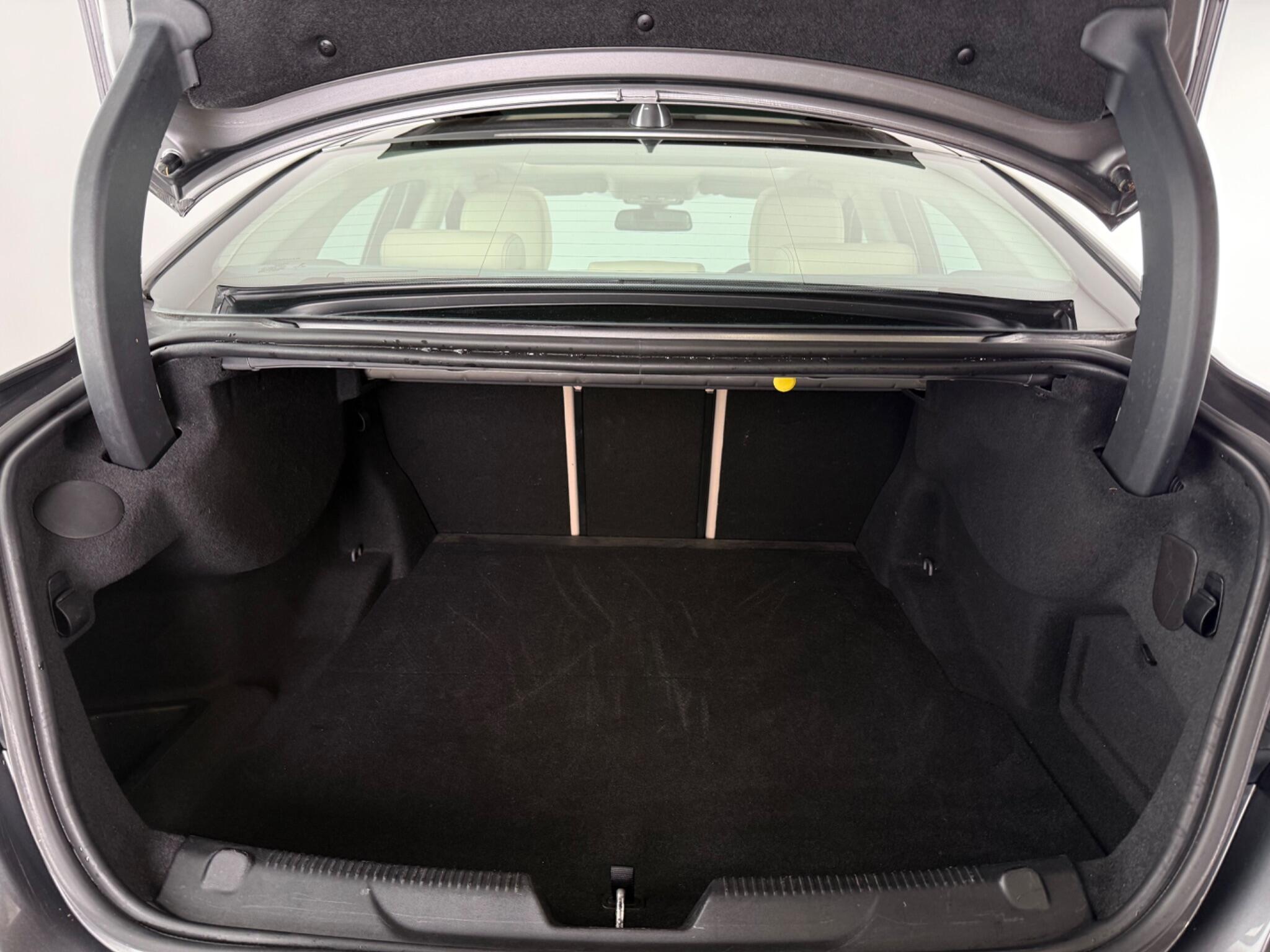 Jaguar Xe view 9