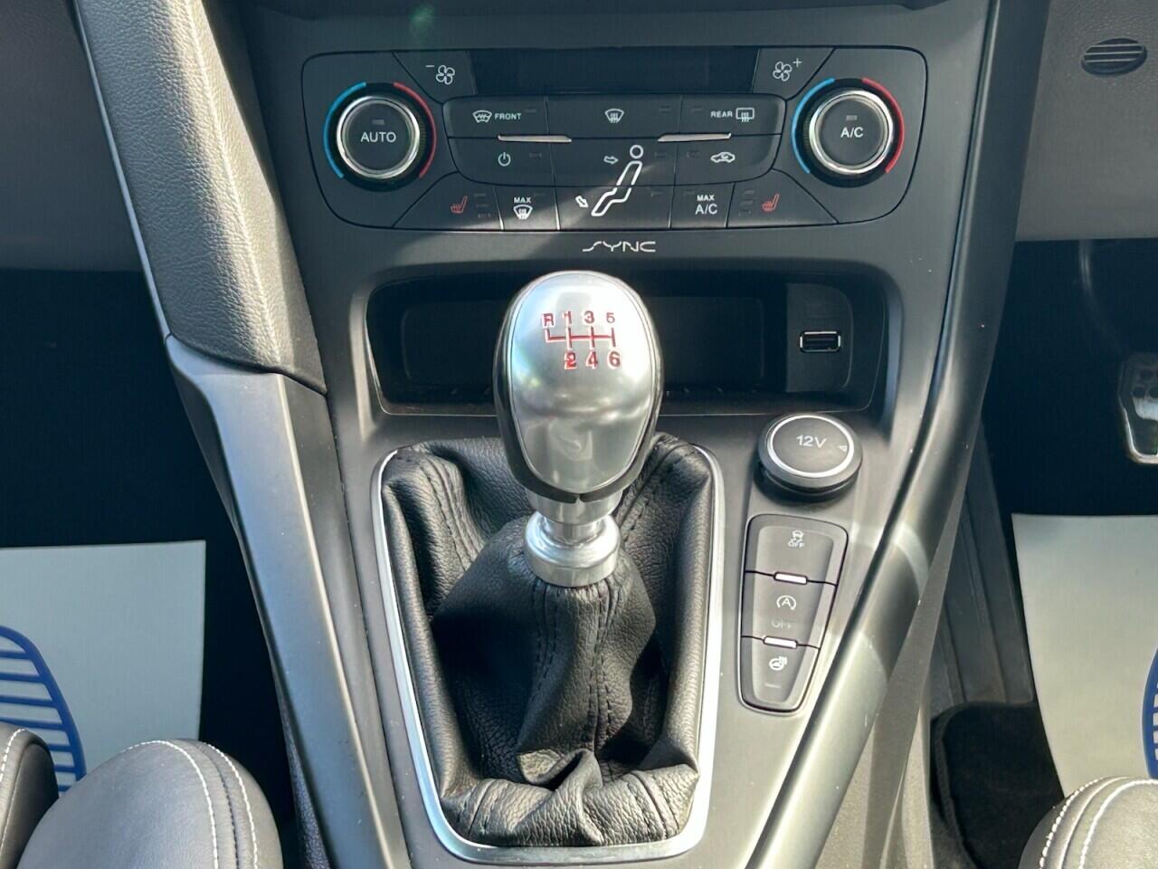 Ford Focus view 28
