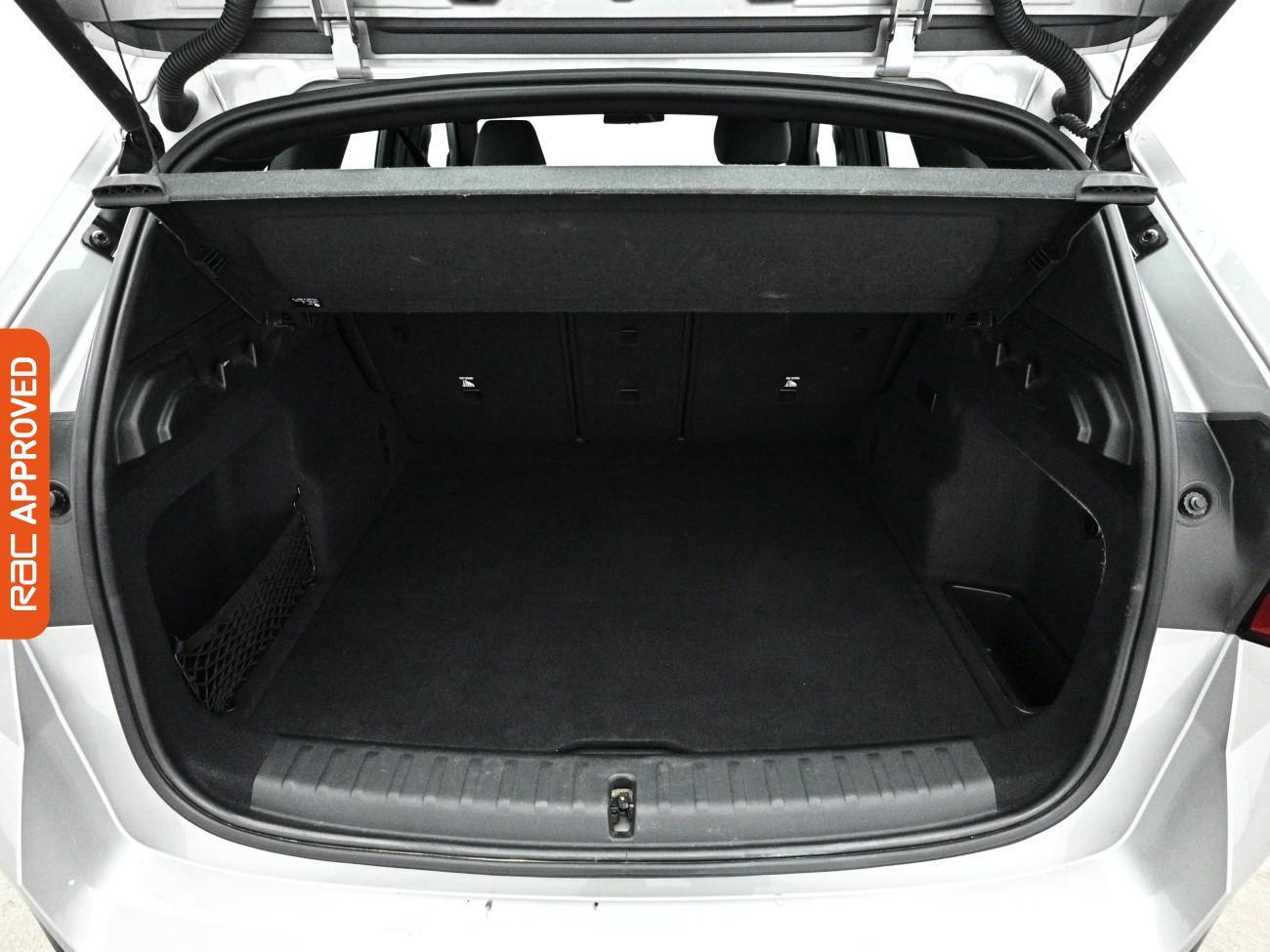 BMW Ix1 view 29