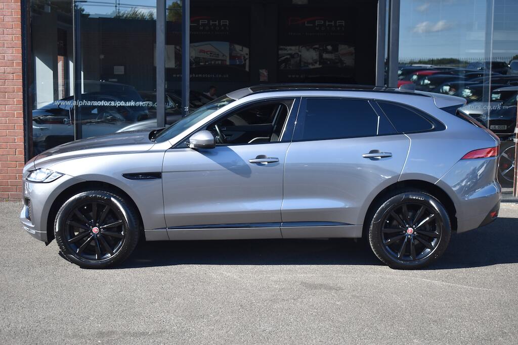 Jaguar F-Pace view 15