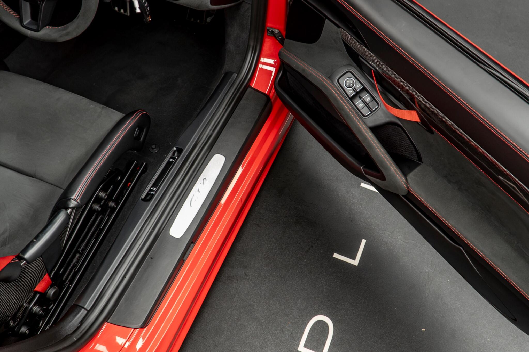 Porsche Cayman view 30