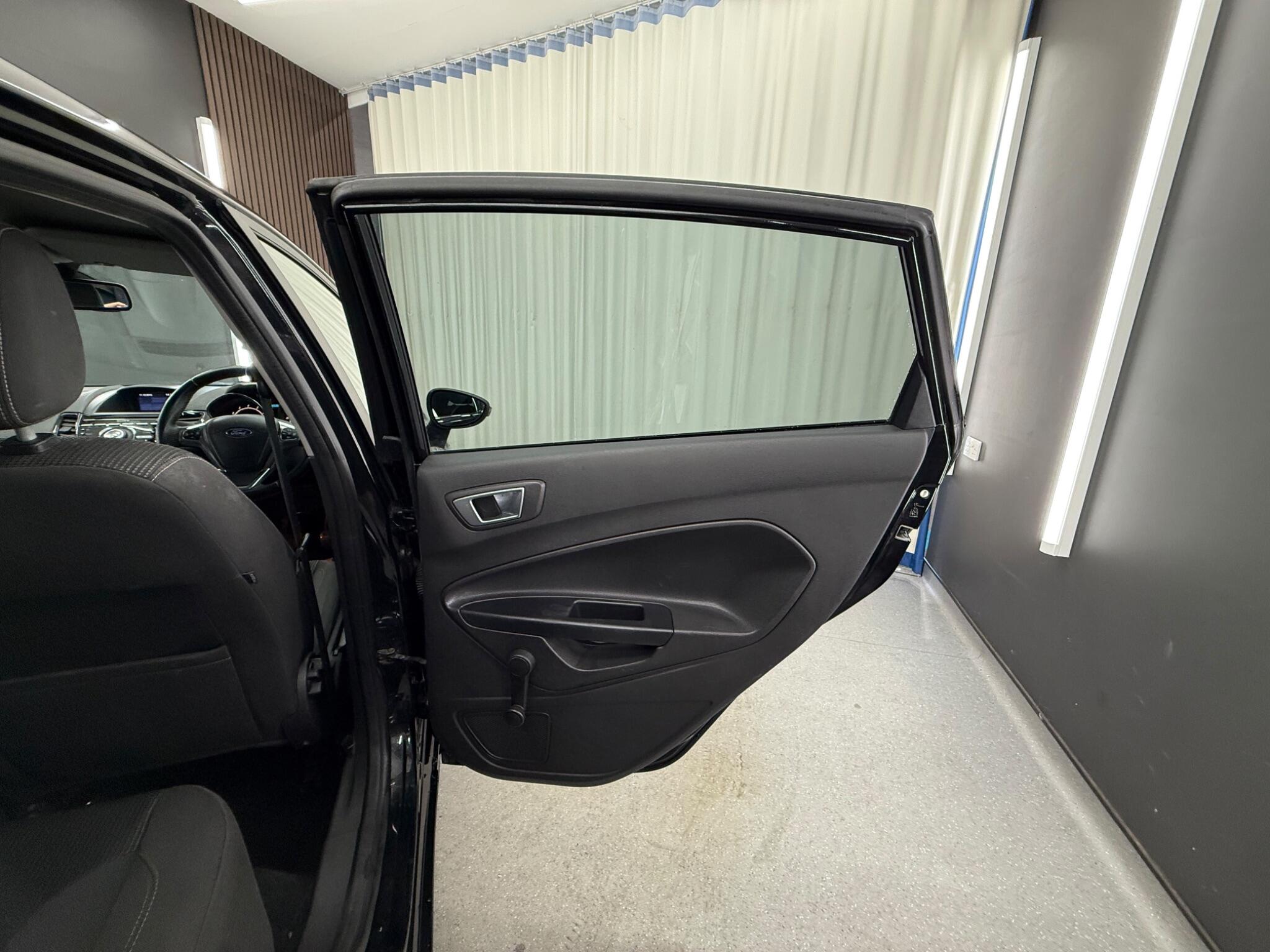 Ford Fiesta view 13