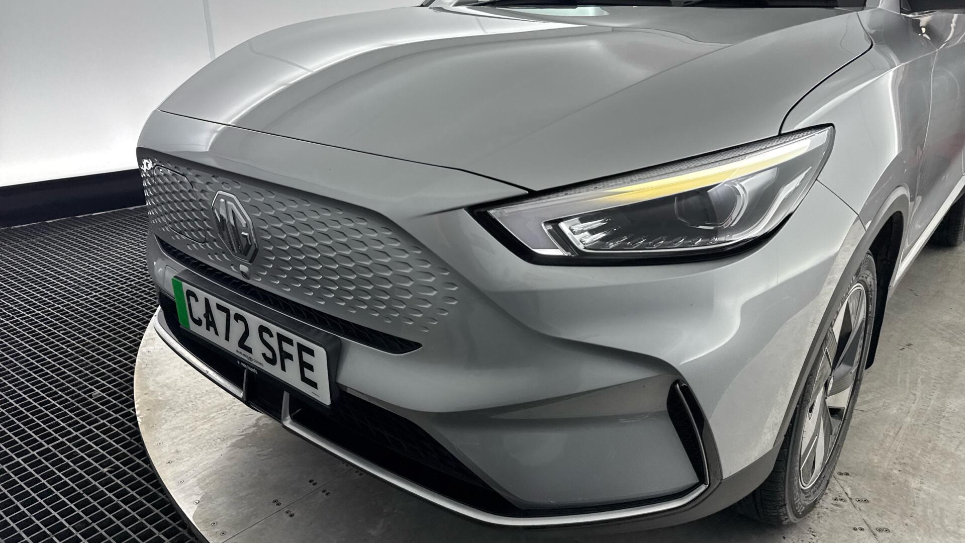 MG ZS view 23