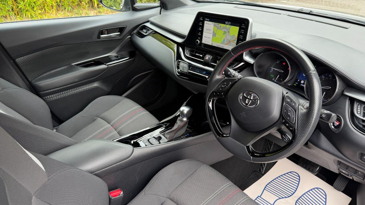 Toyota C-HR view 10