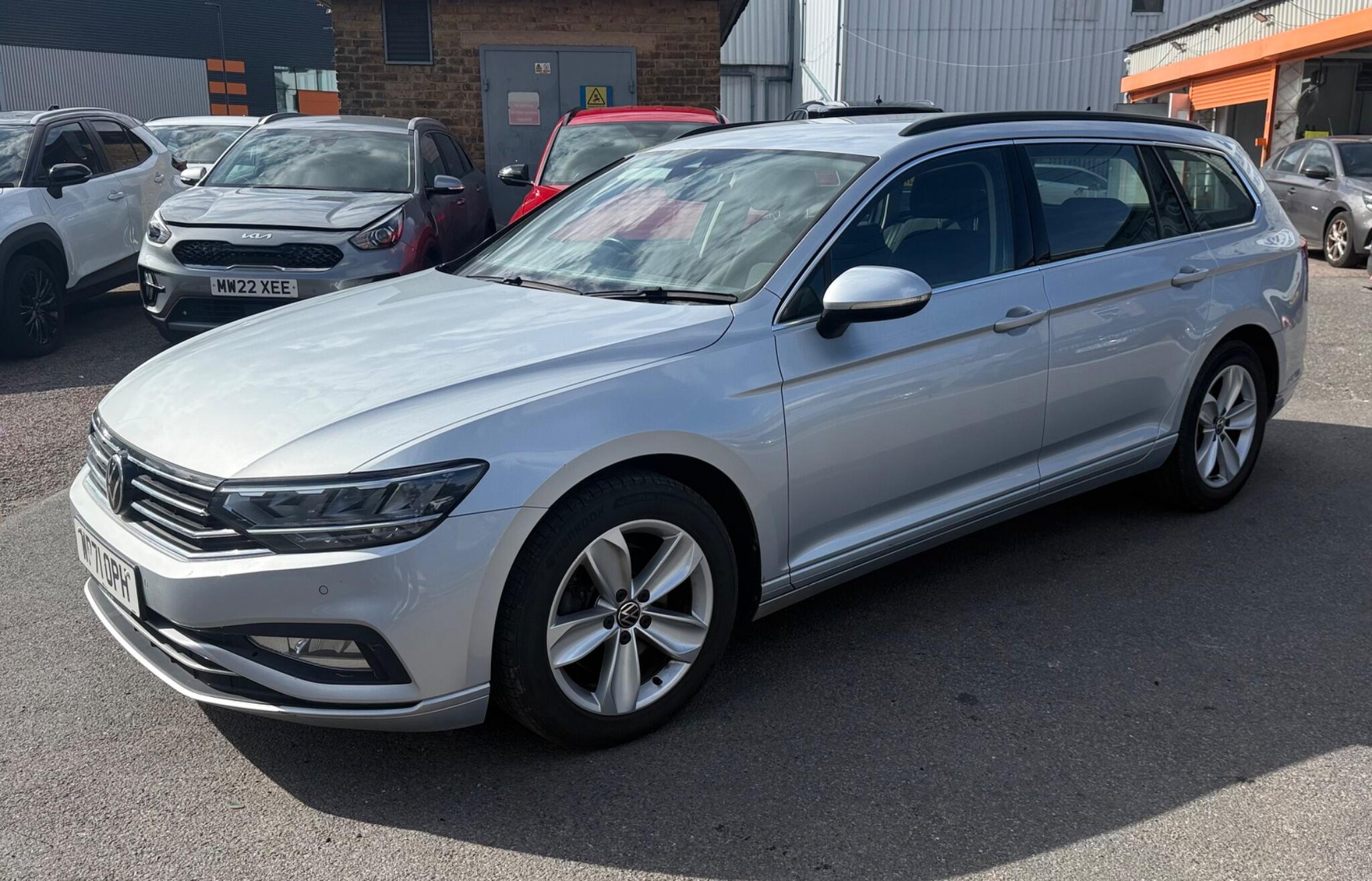 Volkswagen Passat view 5