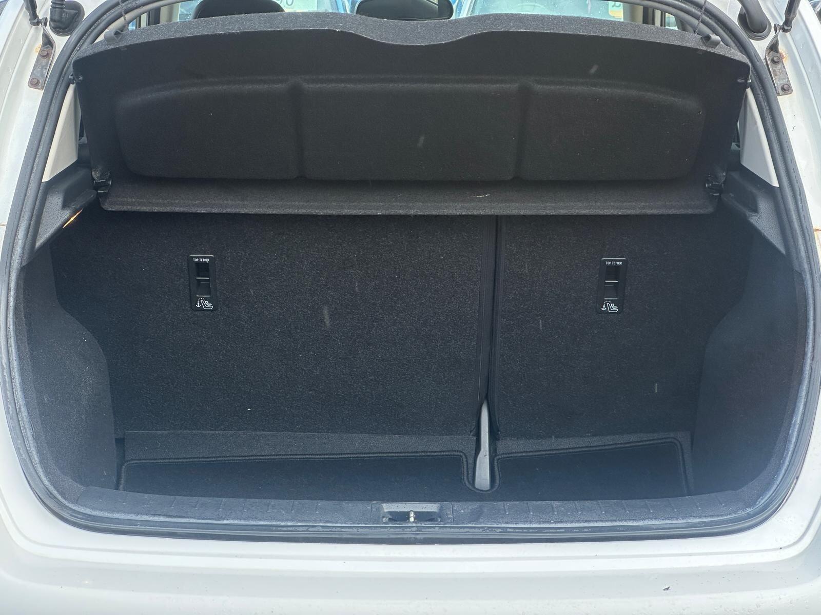 Nissan Pulsar view 28