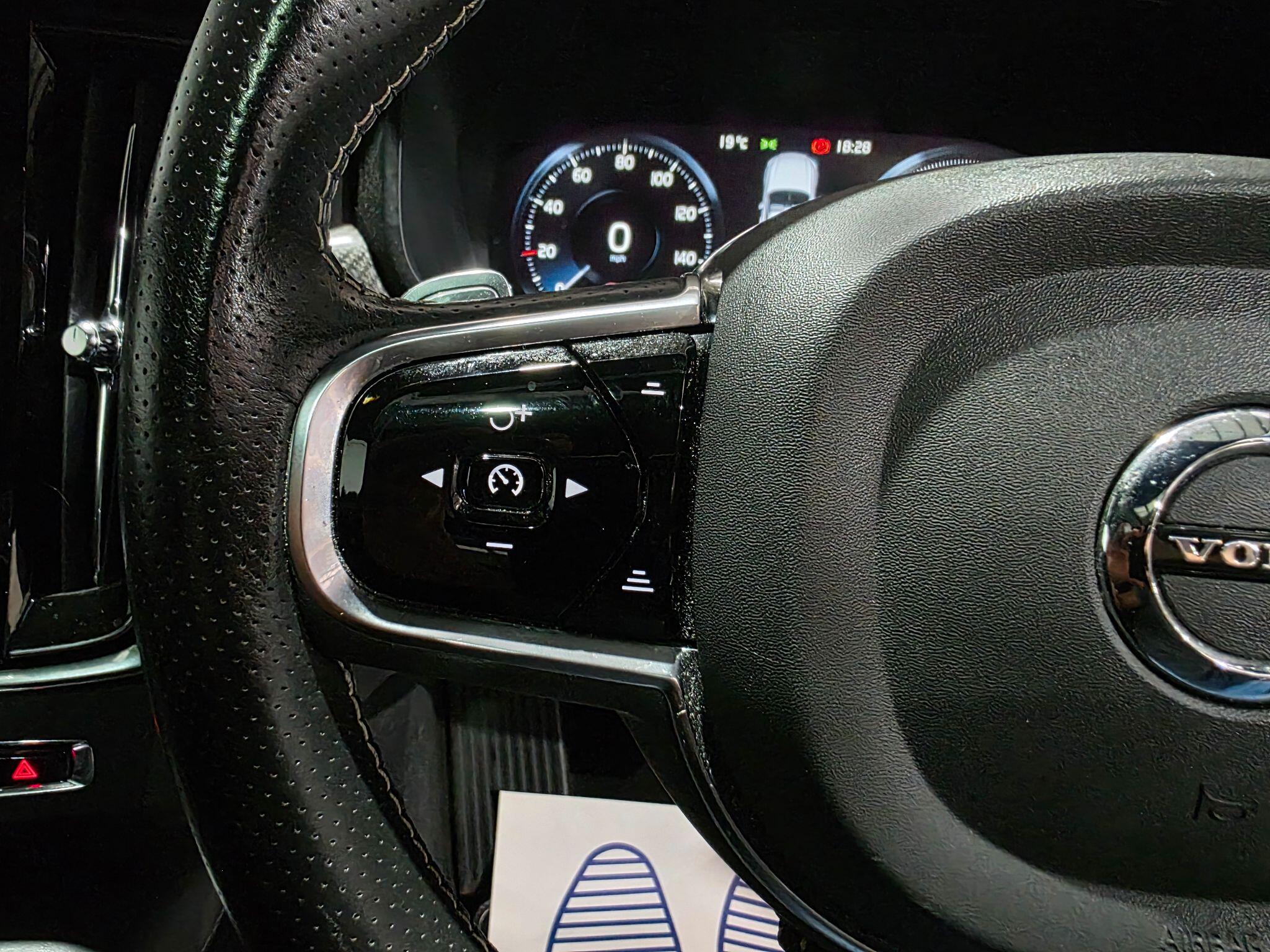 Volvo S90 view 23