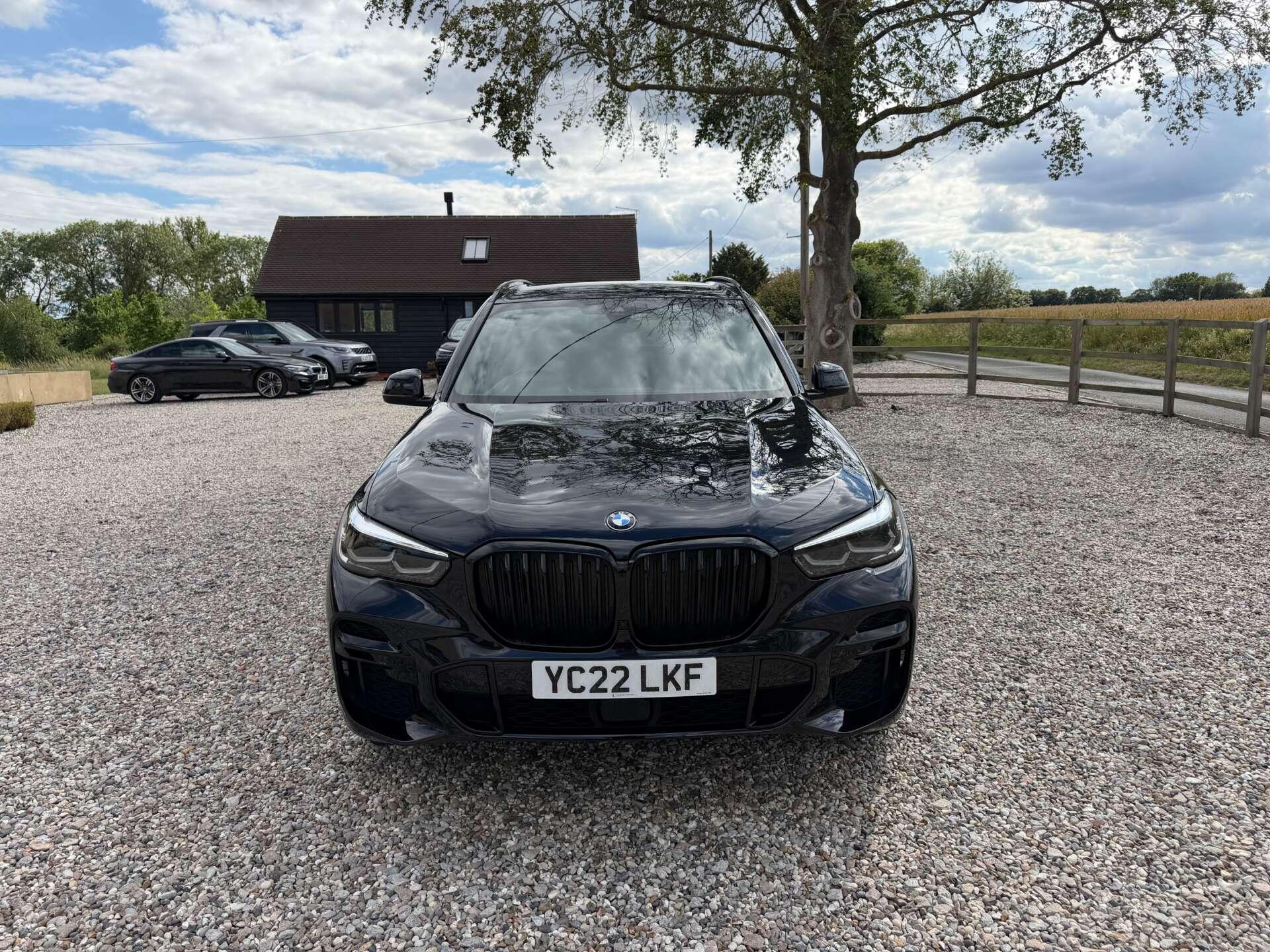 BMW X5 view 8