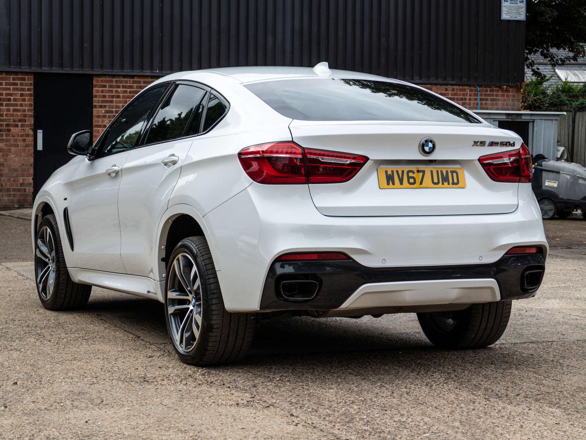 BMW X6 view 14
