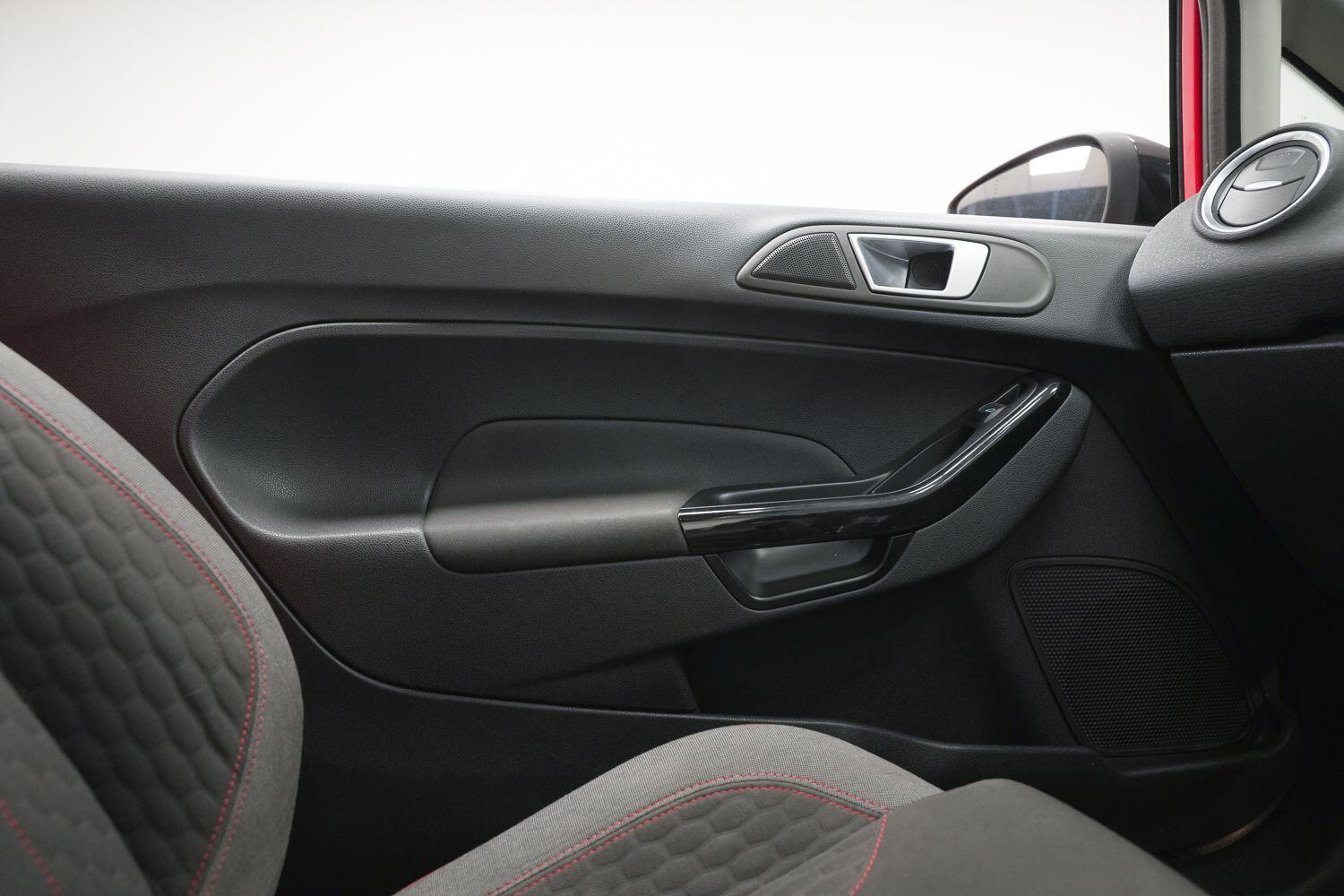 Ford Fiesta view 12