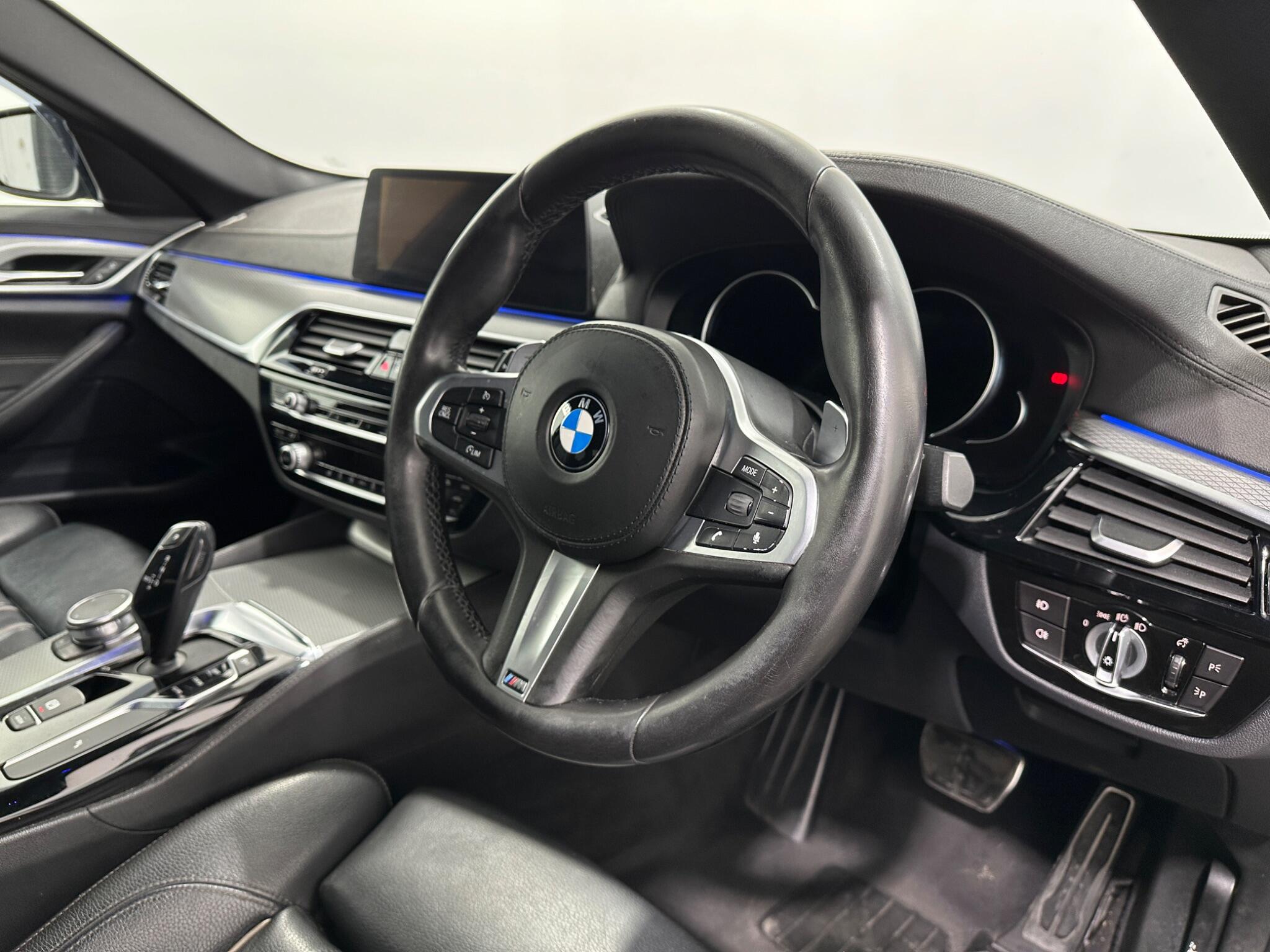 BMW 5 Series view 11