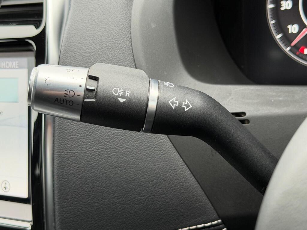 Jaguar XE view 53