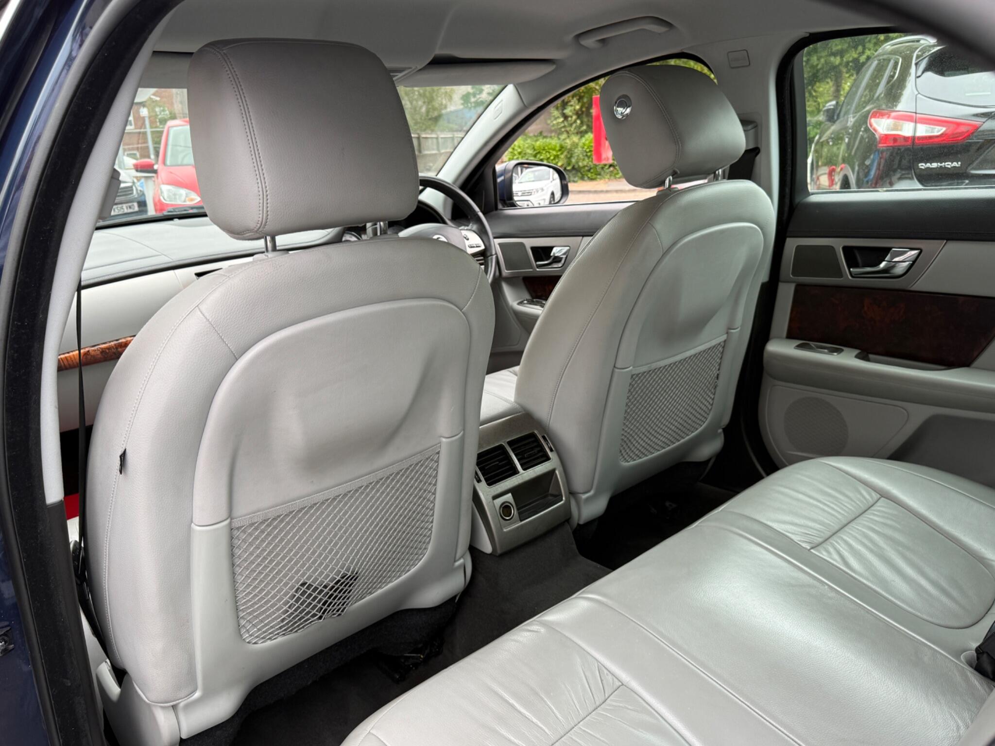 Jaguar XF - Image 47
