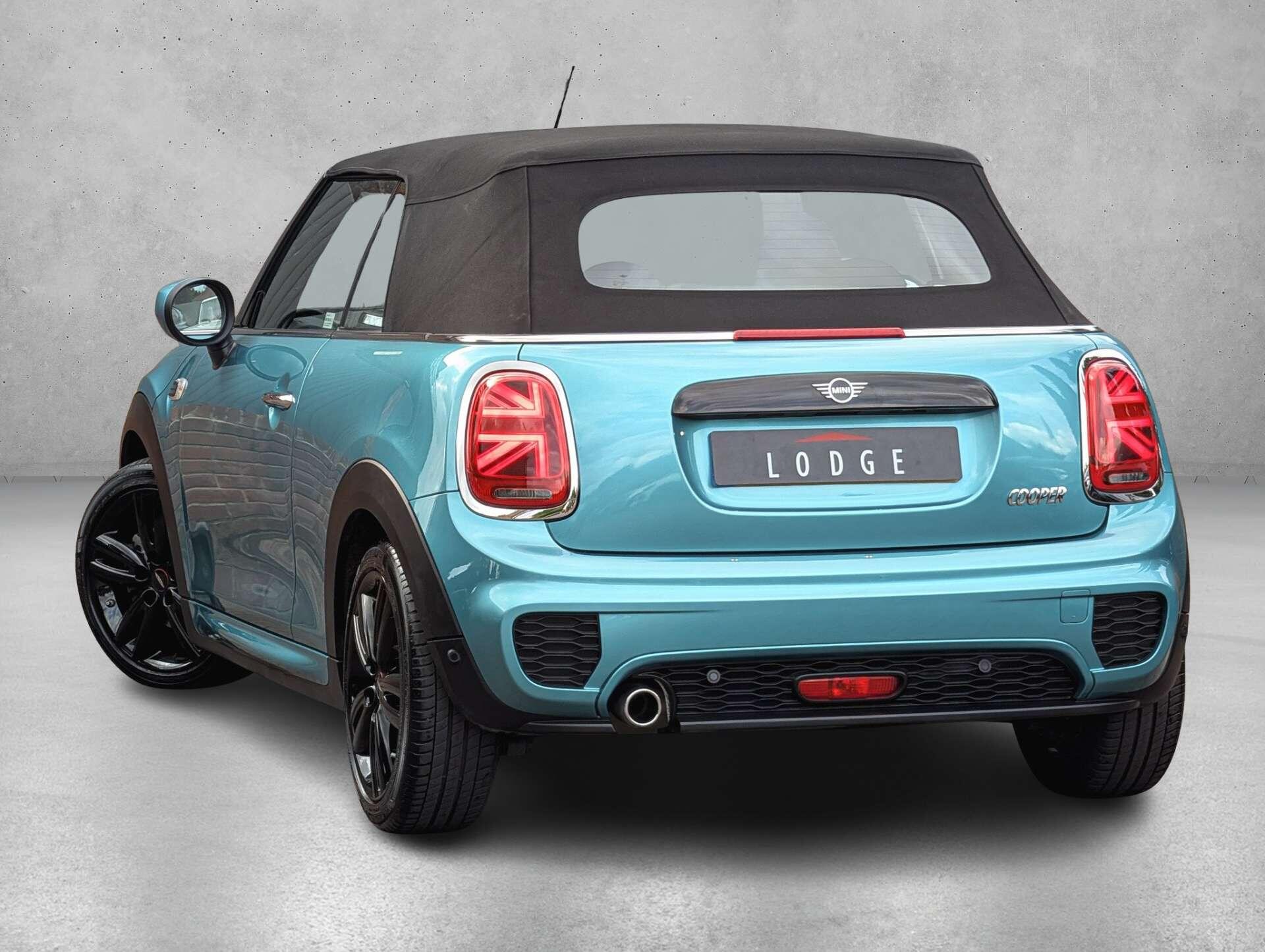 Mini Convertible view 13