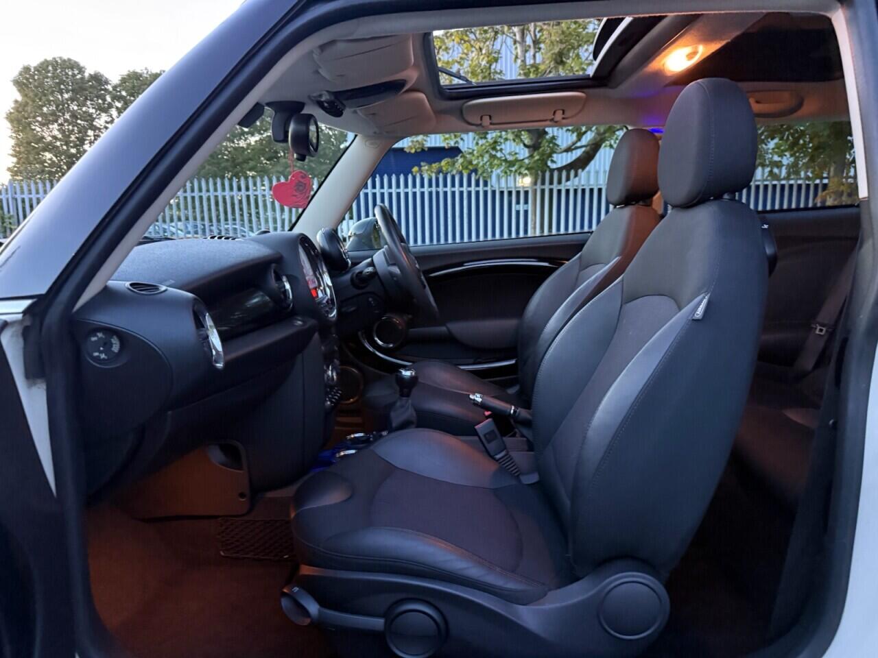 Mini Hatch view 12