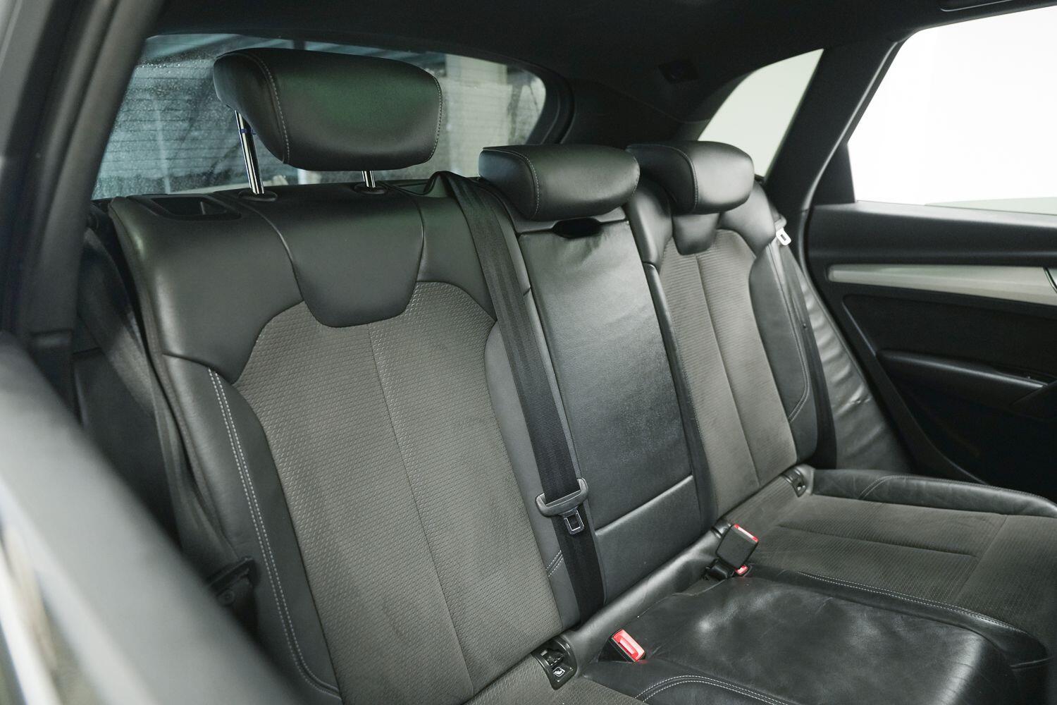 Audi Q5 view 15
