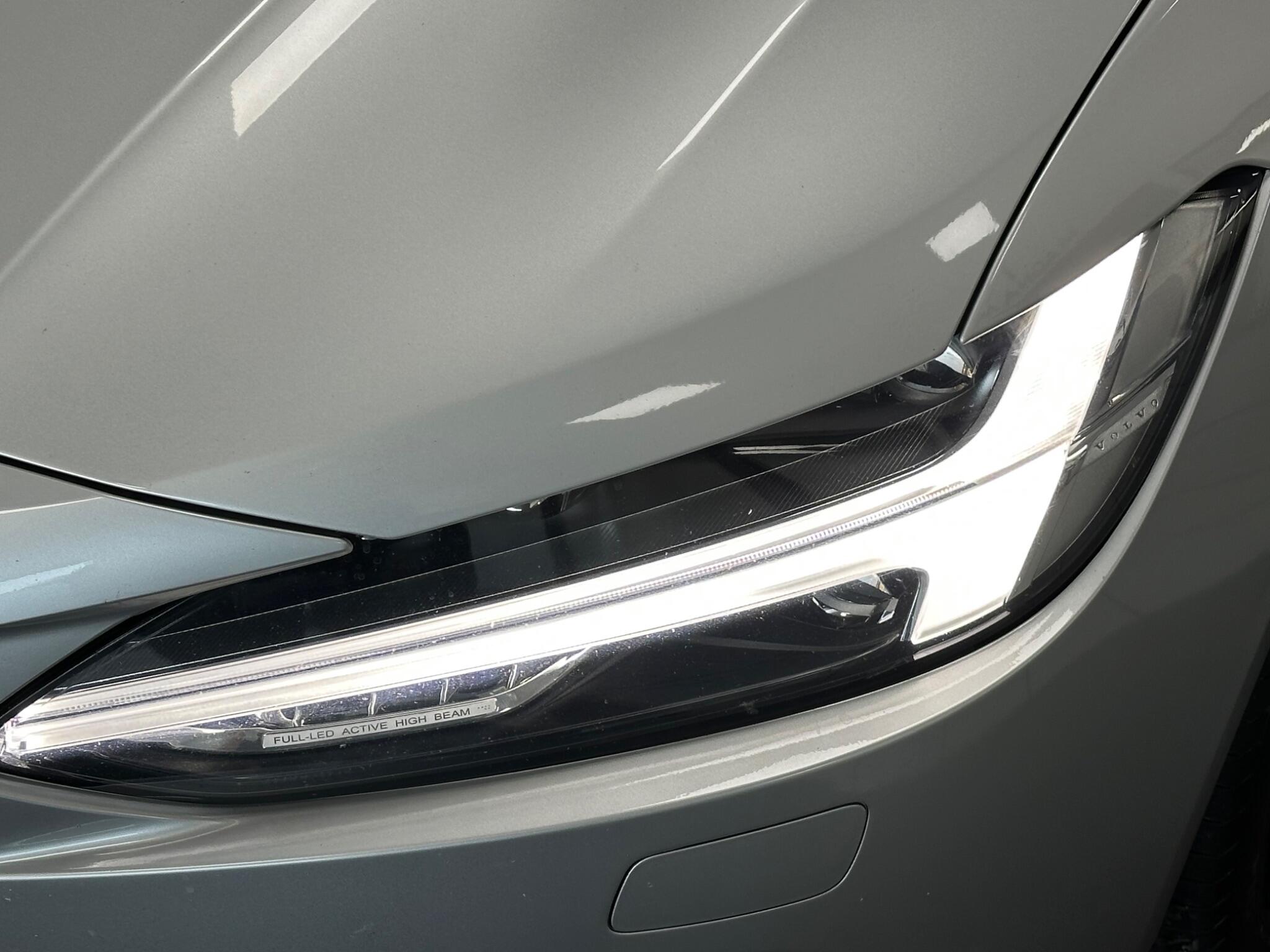 Volvo S90 view 42