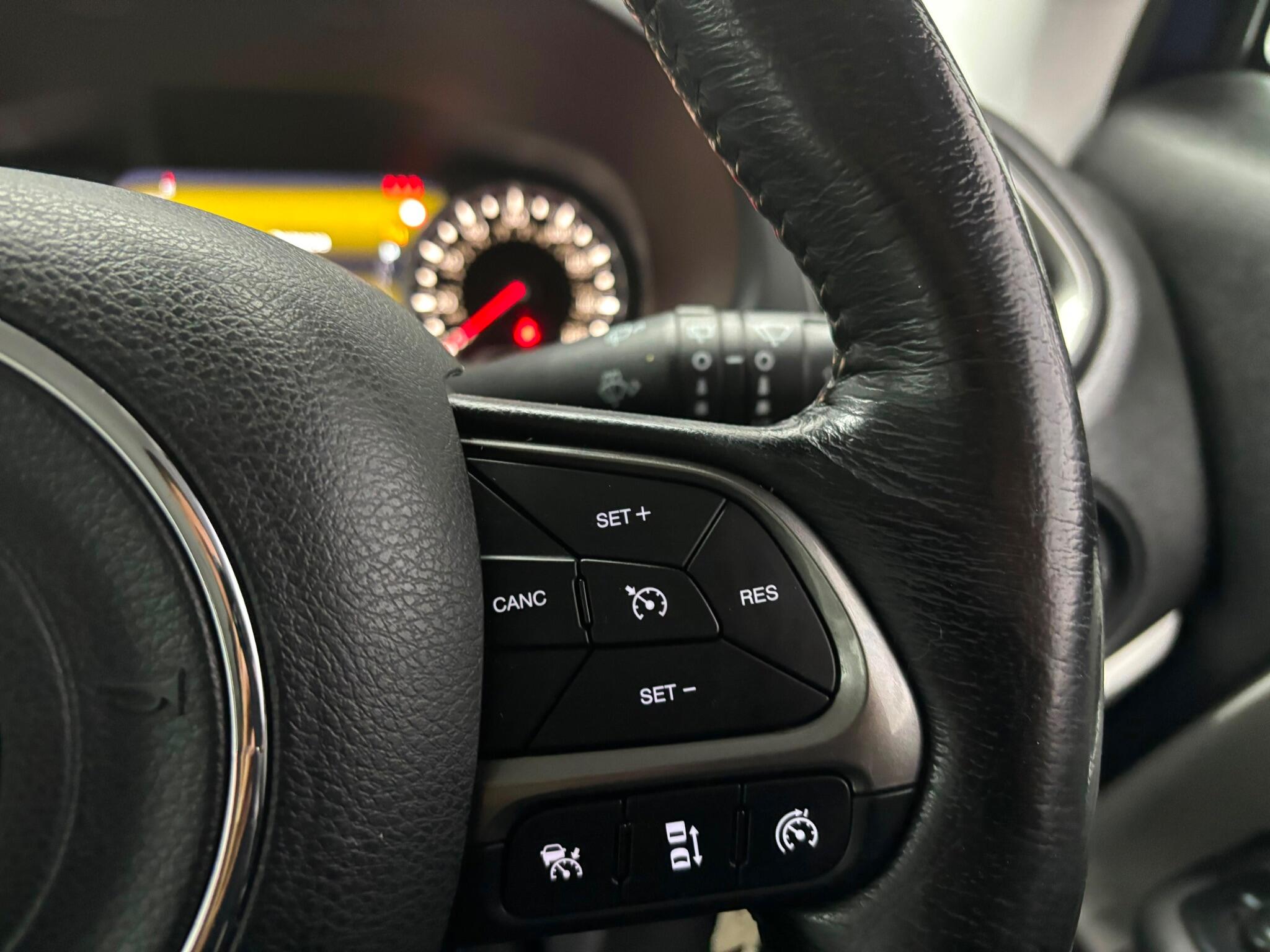 Jeep Renegade view 22