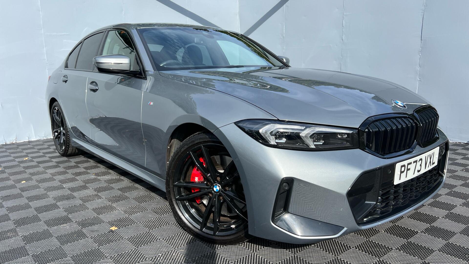 BMW 3 Series view 25