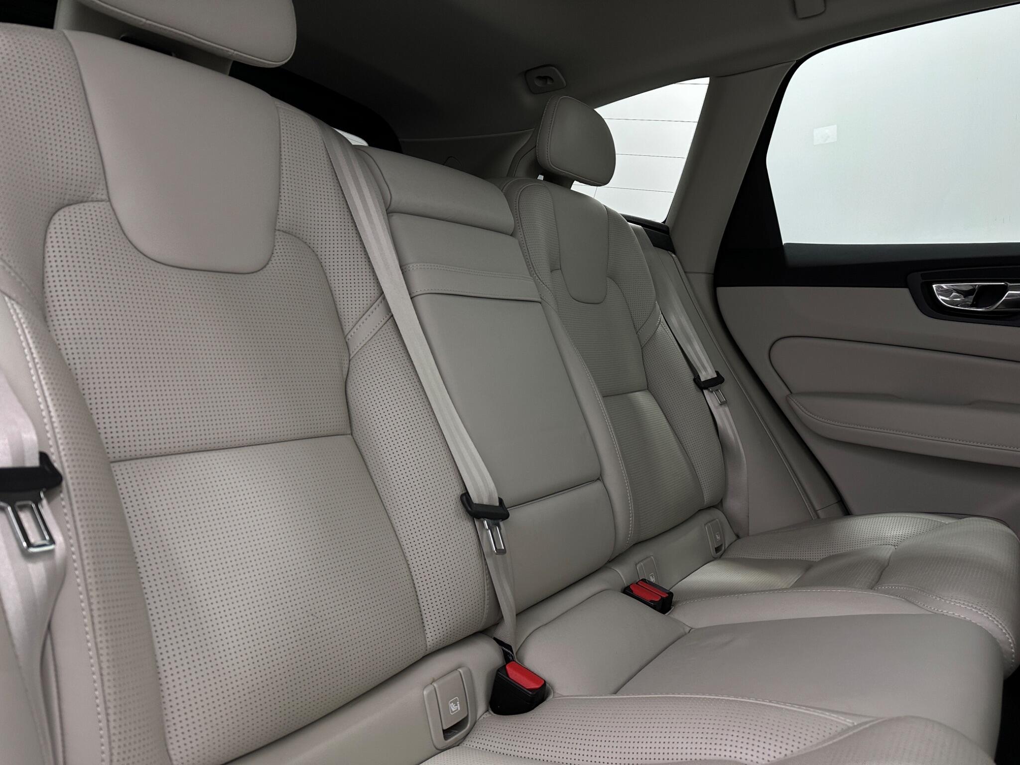 Volvo XC60 view 42