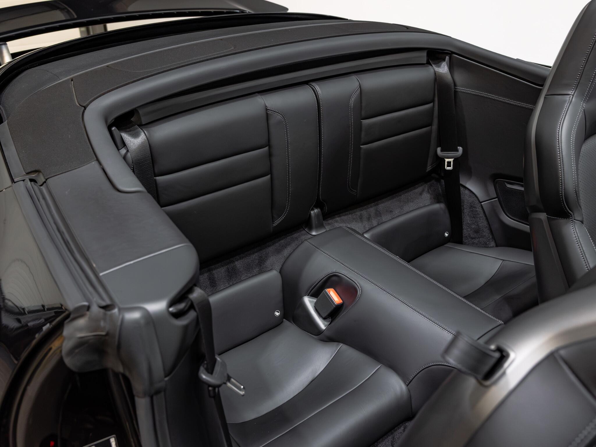 Porsche 911 view 27