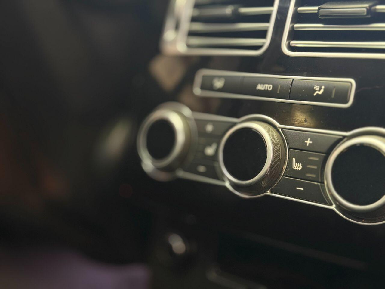 Land Rover Range Rover view 37