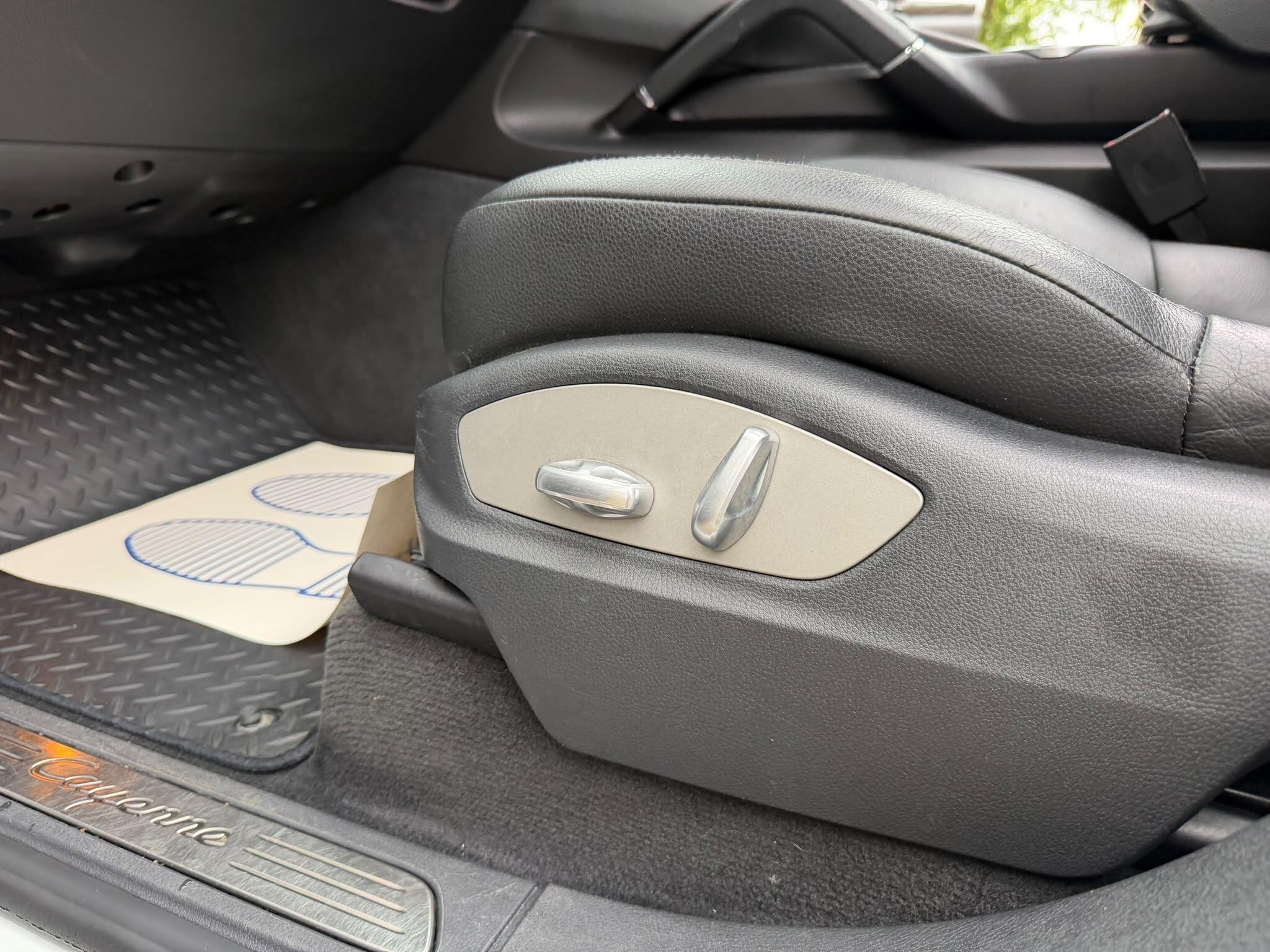 Porsche Cayenne view 27