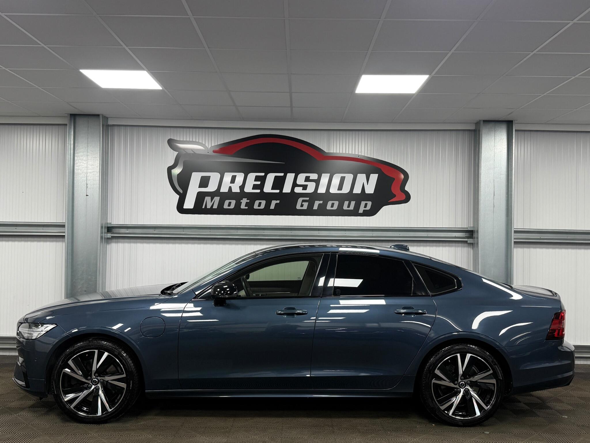 Volvo S90 view 9