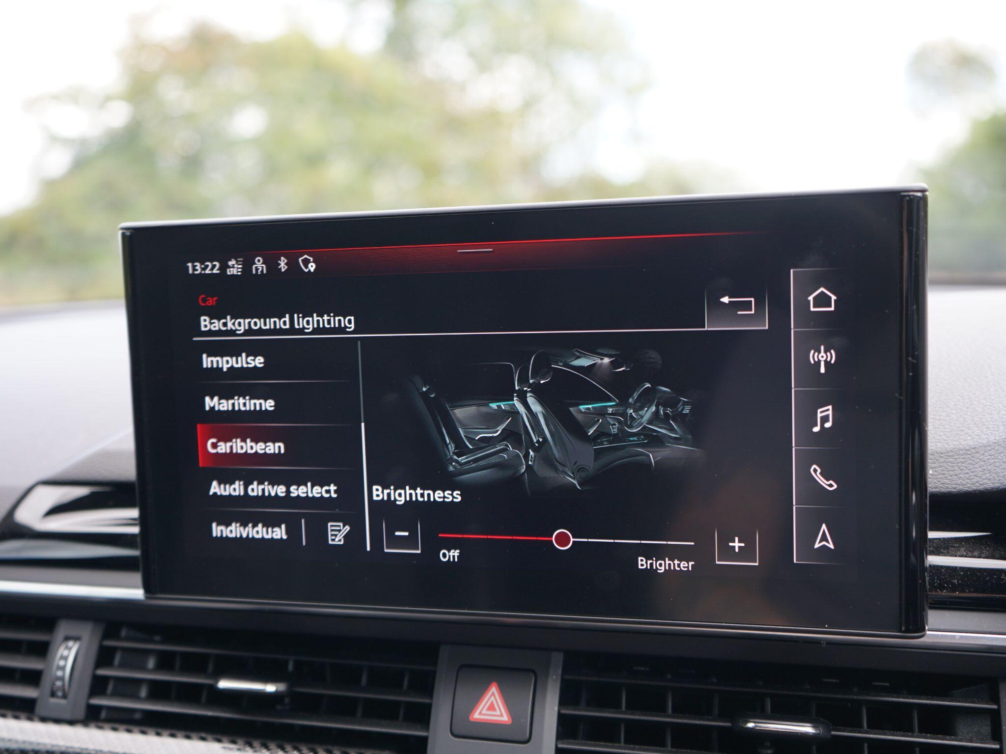 Audi RS4 Avant view 43