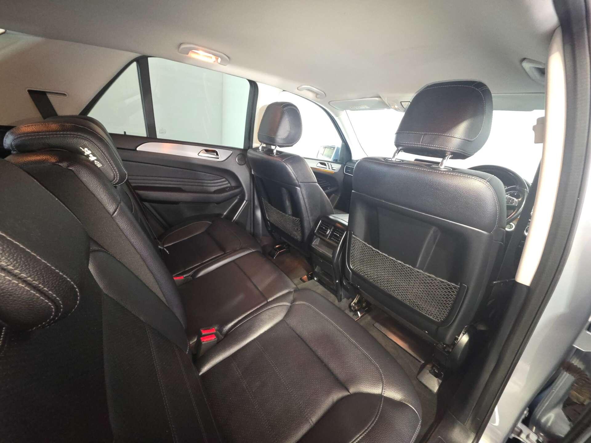 Mercedes-Benz Gle view 38