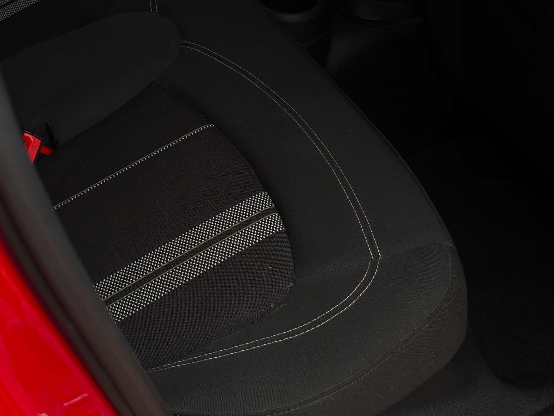 Mini Cooper view 32