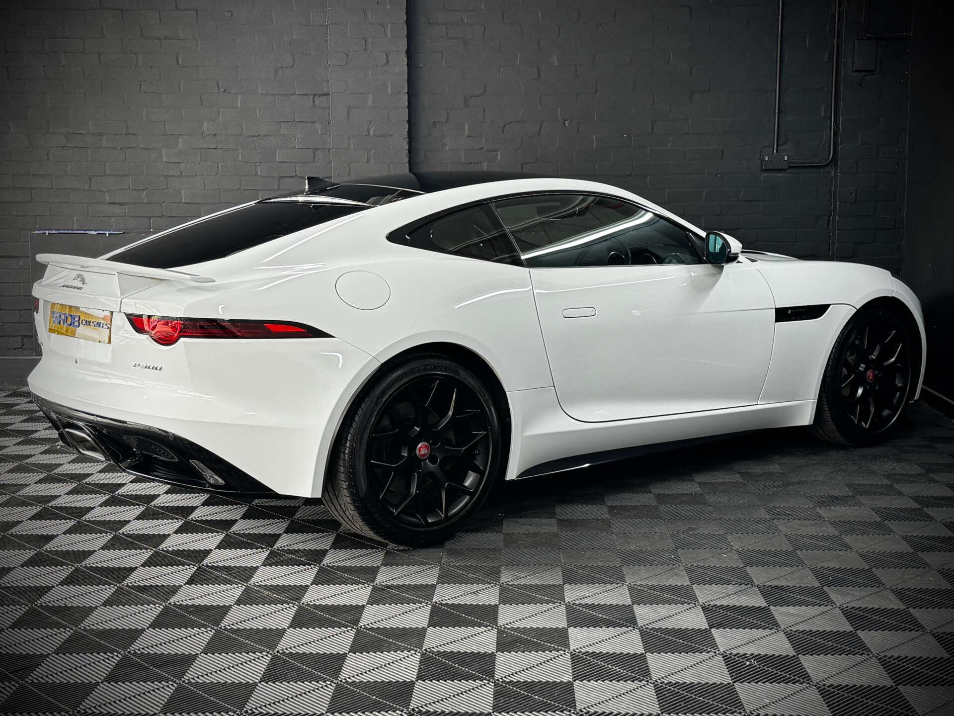 Jaguar F-Type view 32