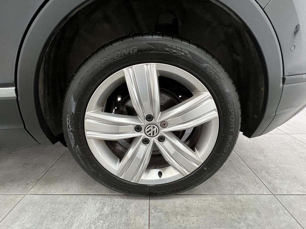 Volkswagen Tiguan view 22