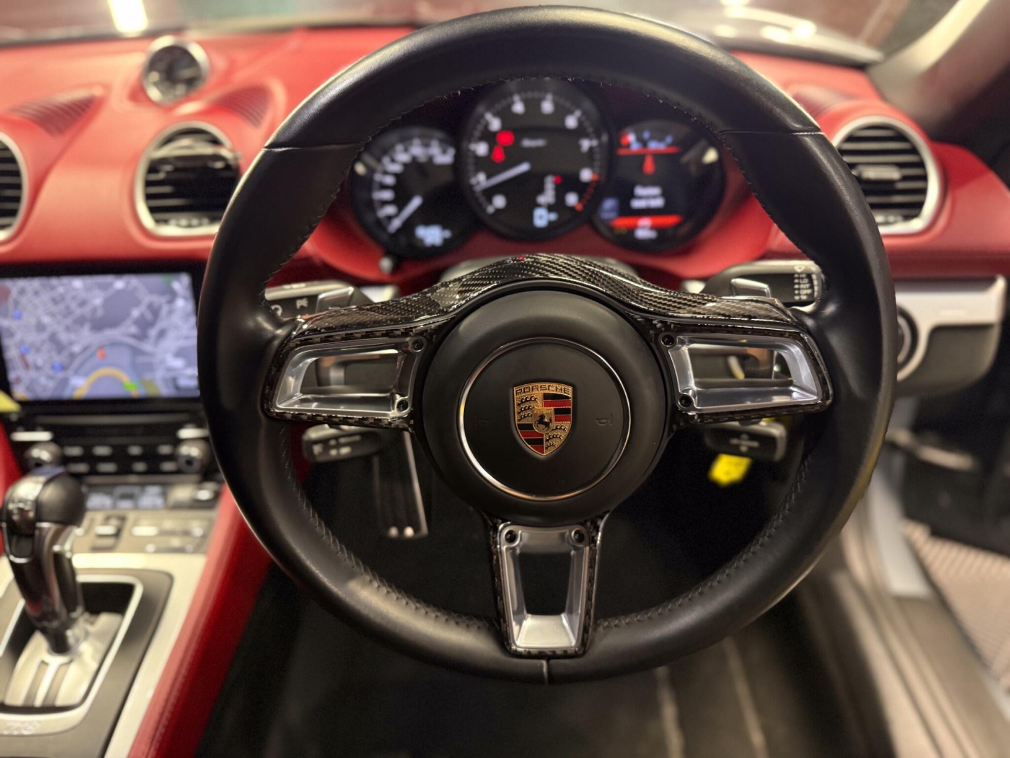 Porsche 718 Spyder view 33