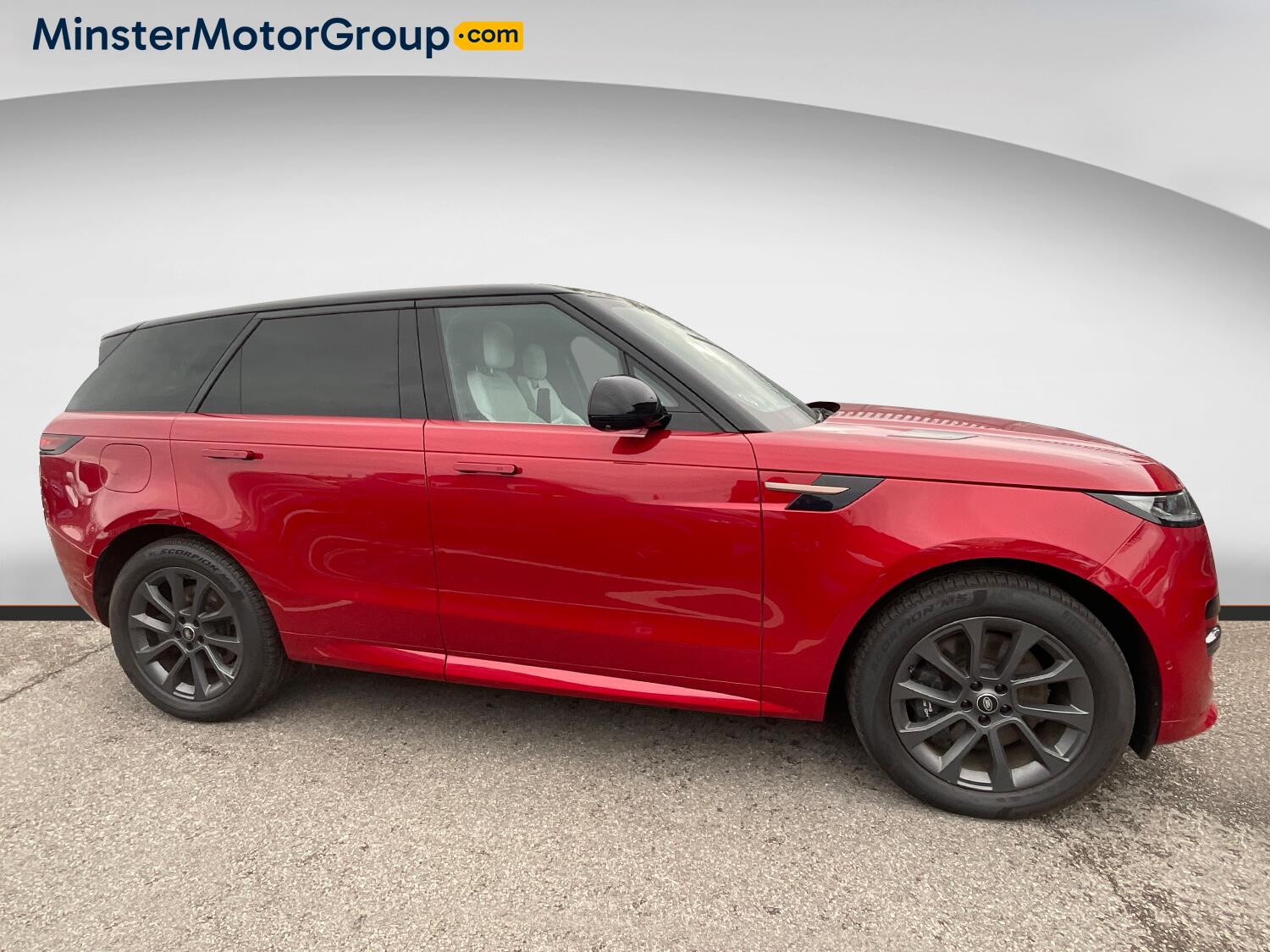 Land Rover Range Rover Sport view 2