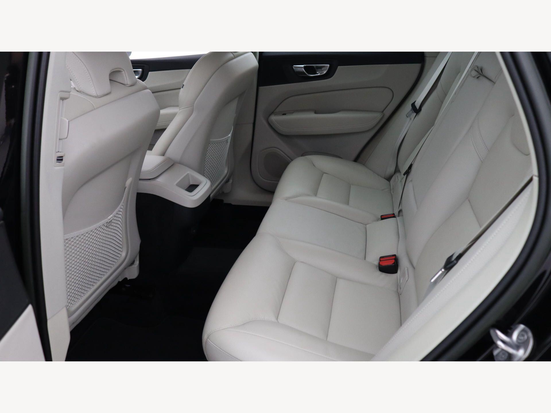 Volvo XC60 view 29