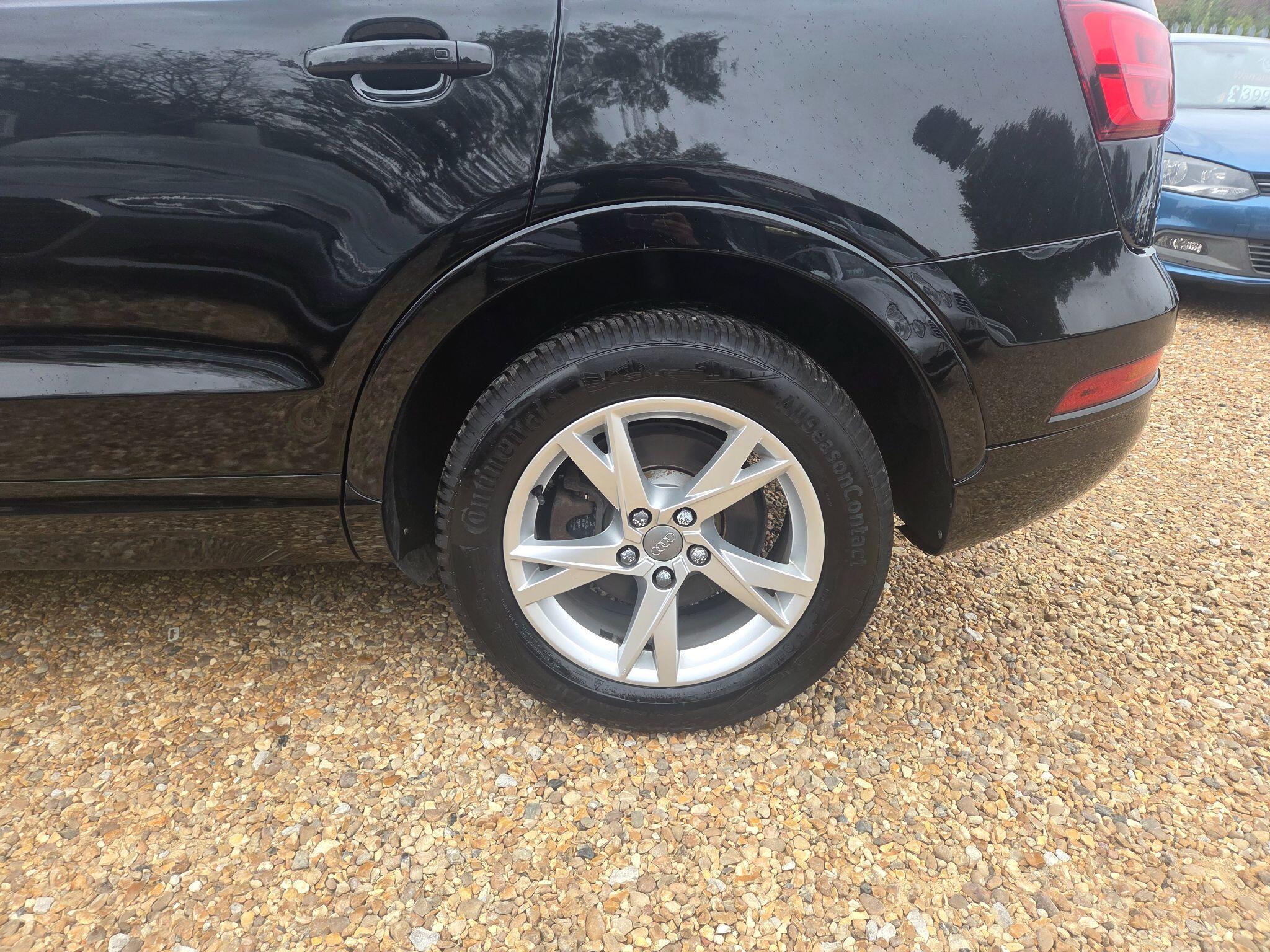 Audi Q3 view 48