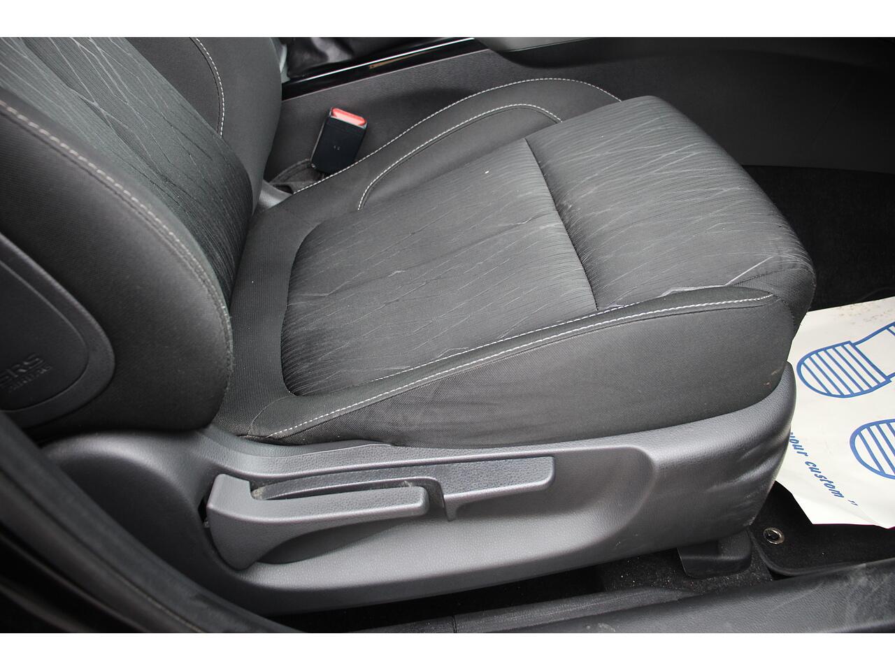 Mitsubishi Eclipse Cross view 16