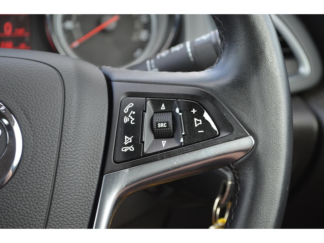 Vauxhall Astra GTC view 31