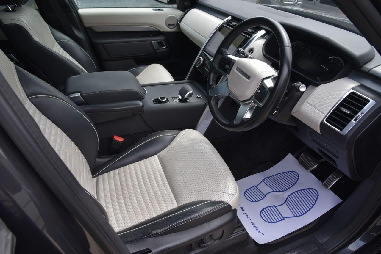 Land Rover Discovery 3 view 20