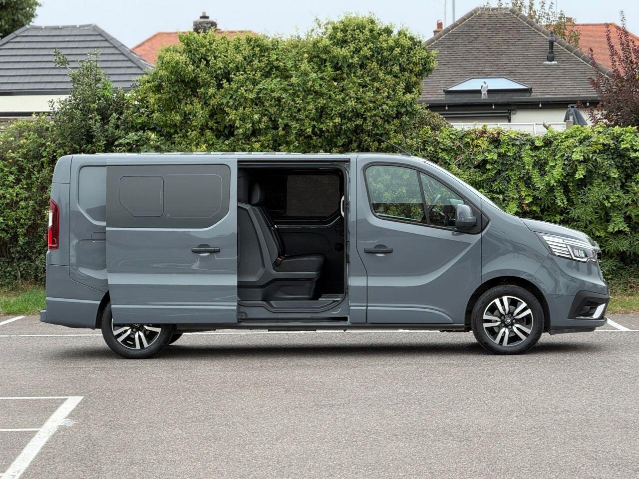 Renault Trafic view 4