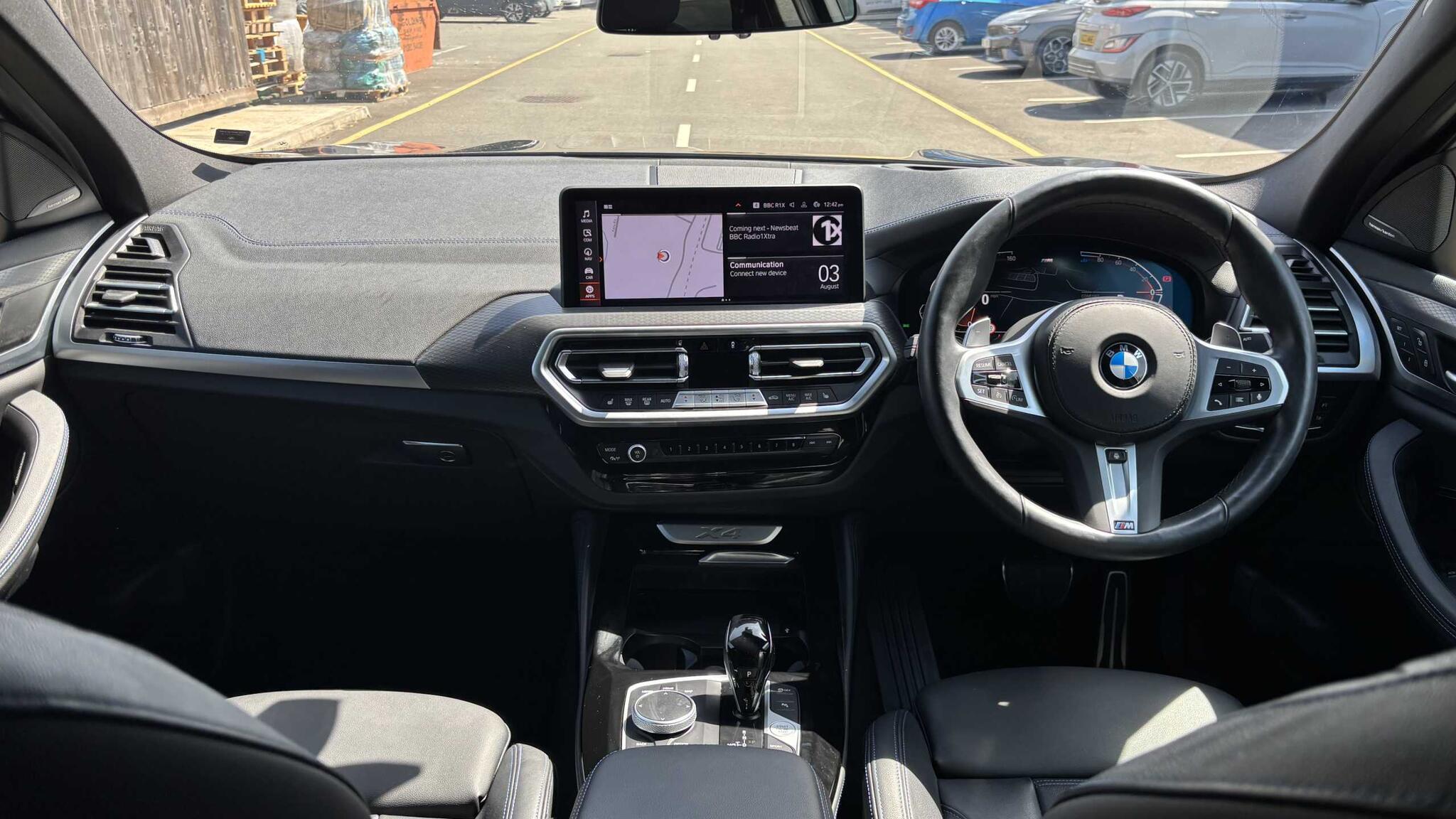 BMW X4 view 4