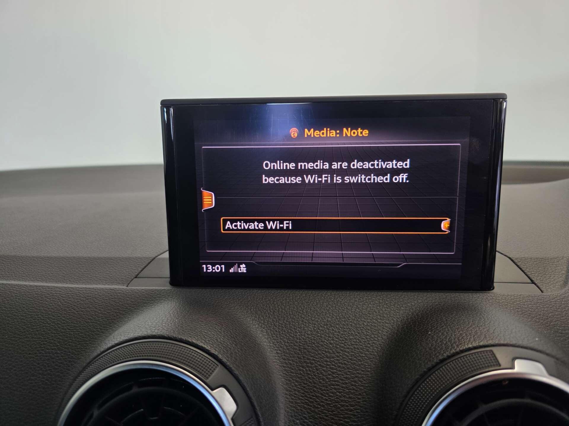 Audi Q2 view 36