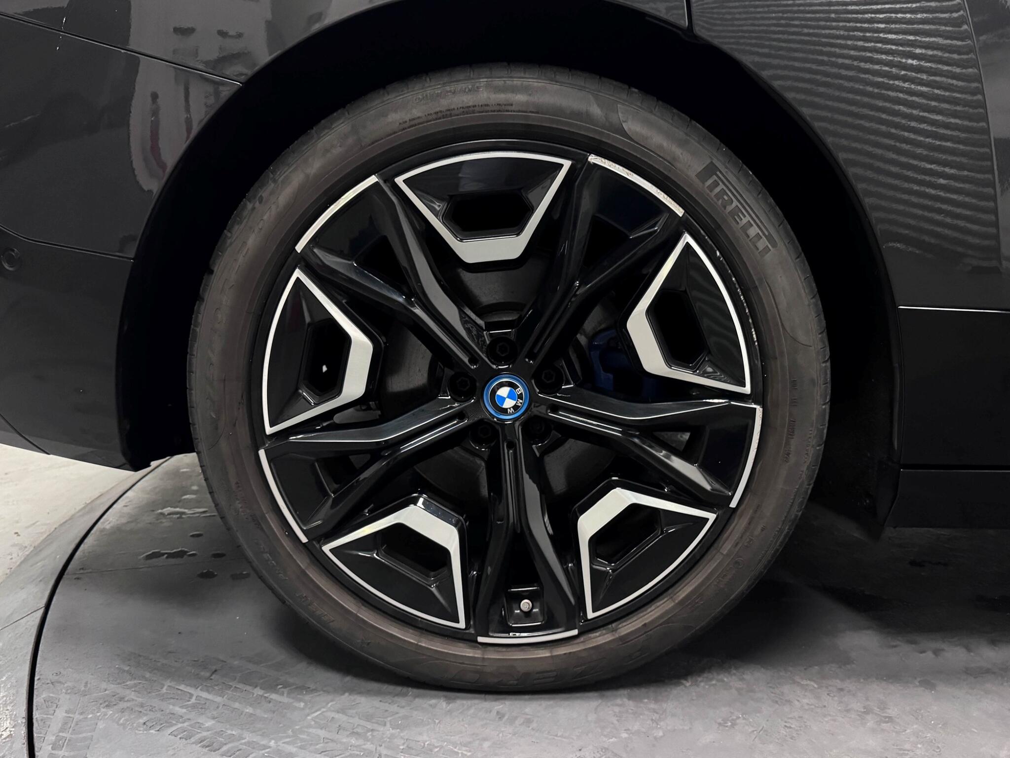 BMW Ix view 68