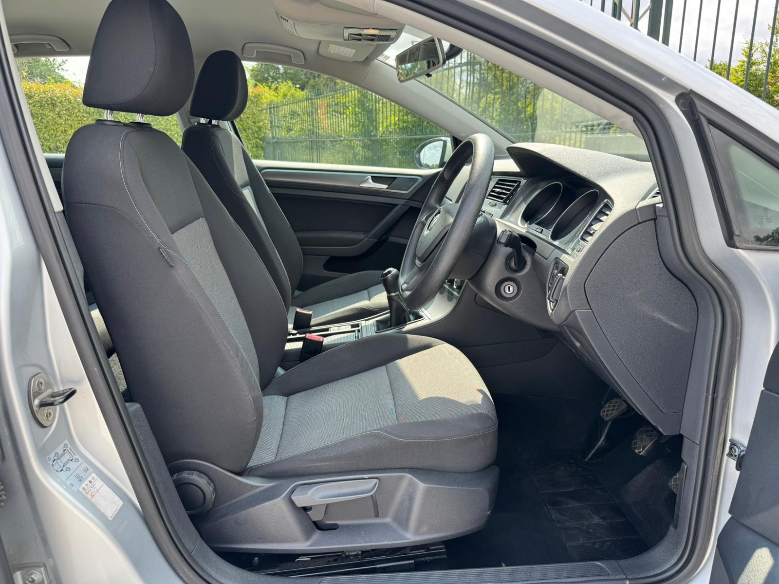 2013 Volkswagen Golf image 14