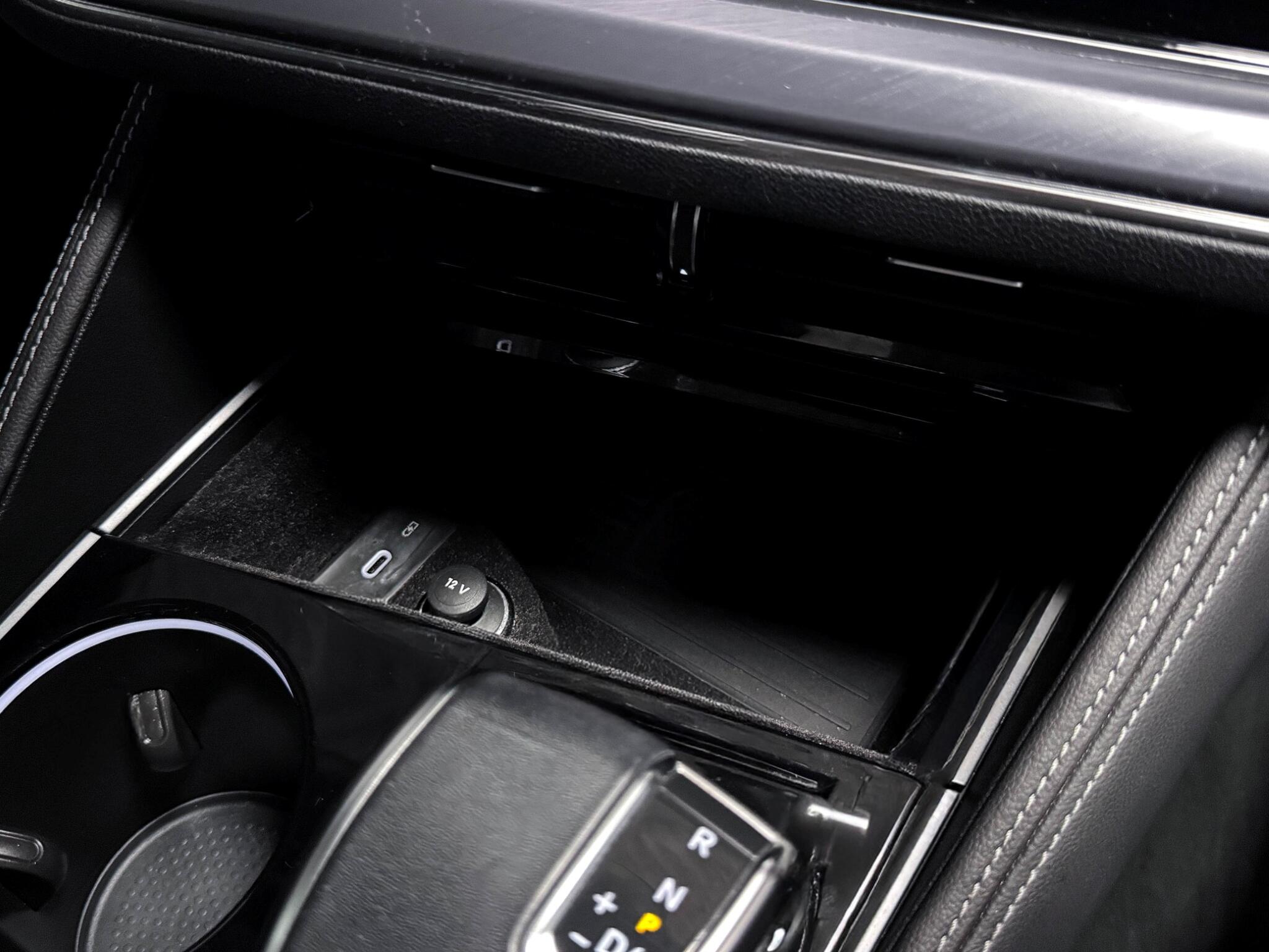 Volkswagen Touareg view 32