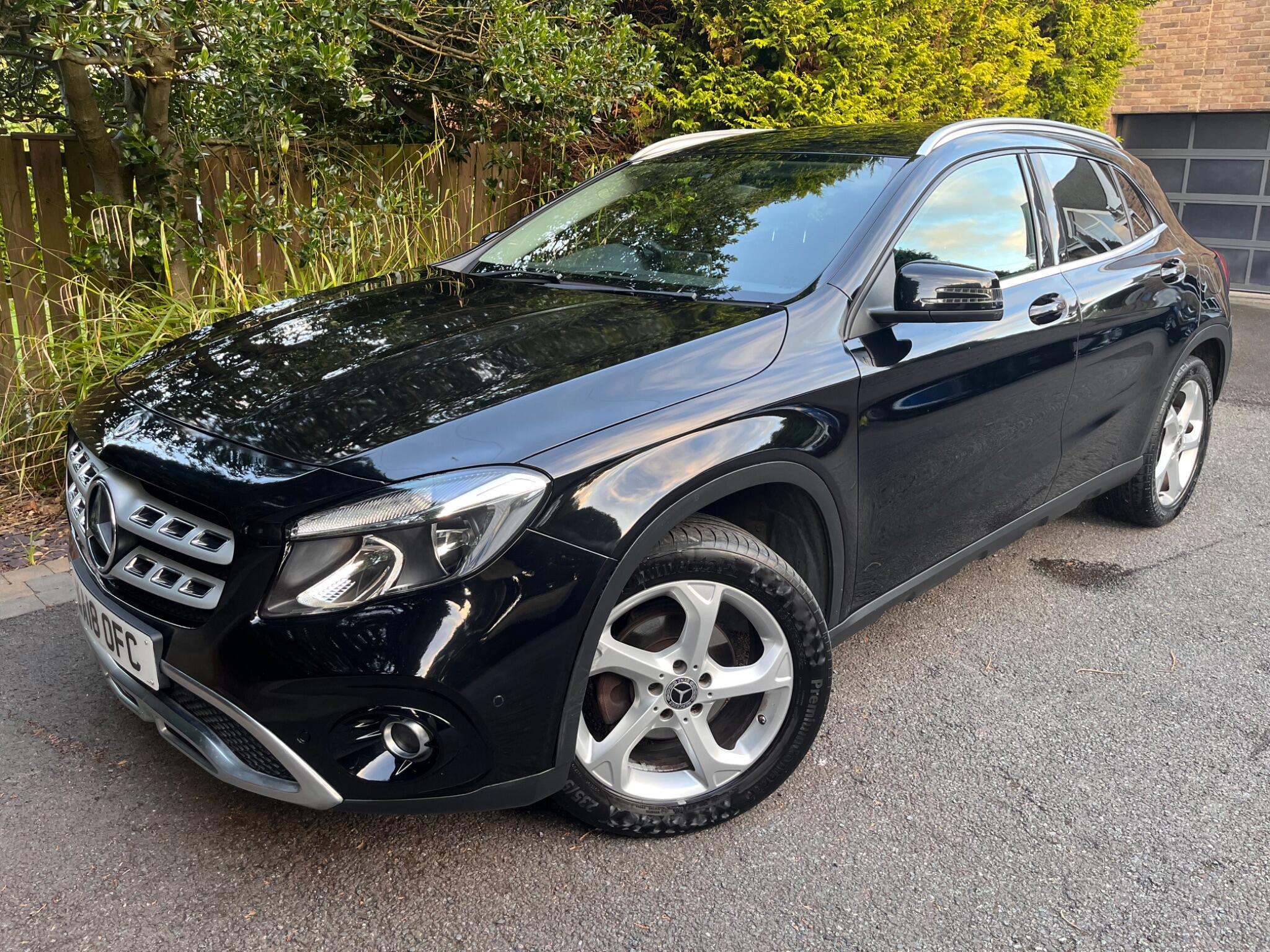 Mercedes-Benz Gla view 3