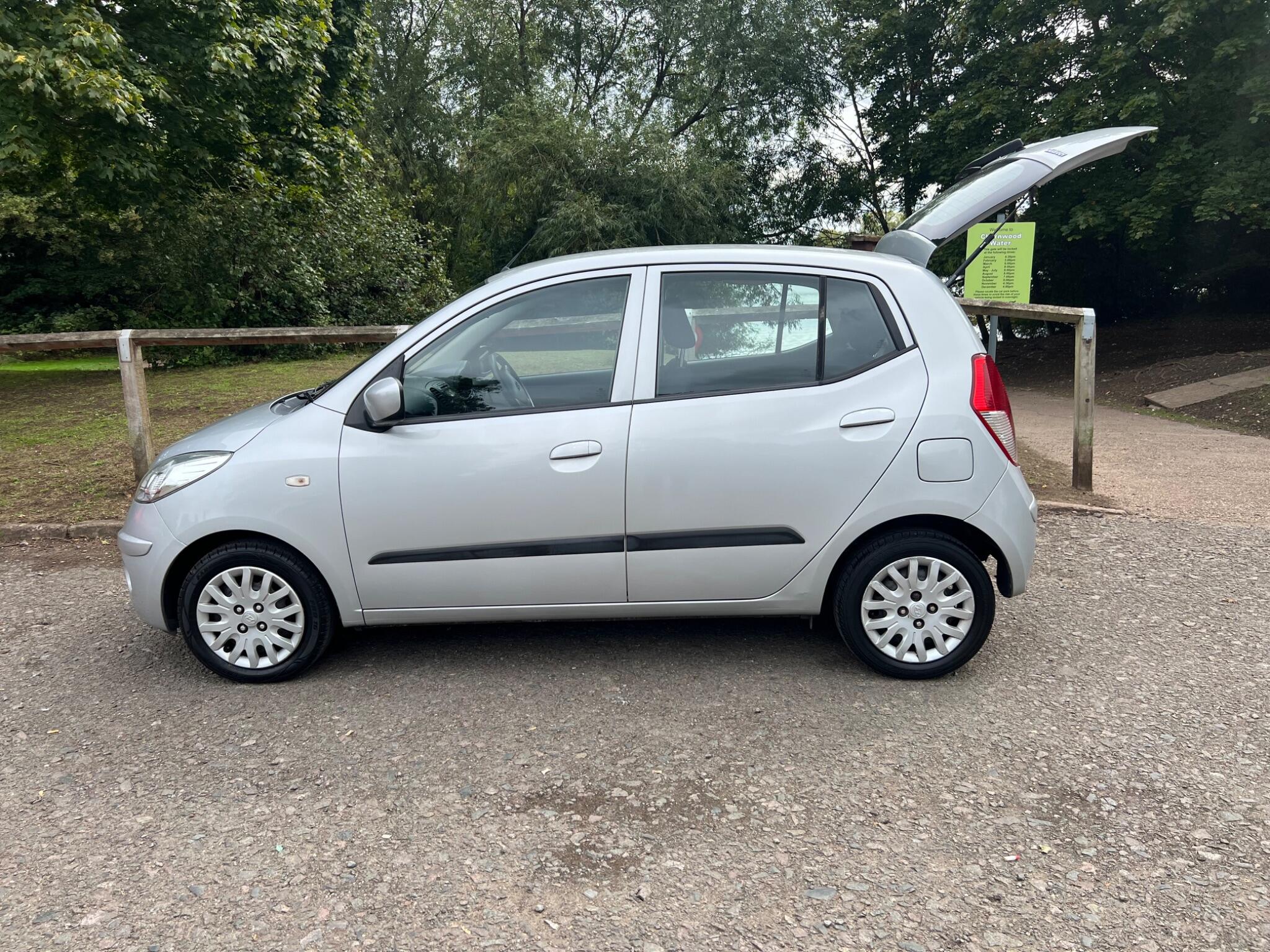 Hyundai I10 view 10