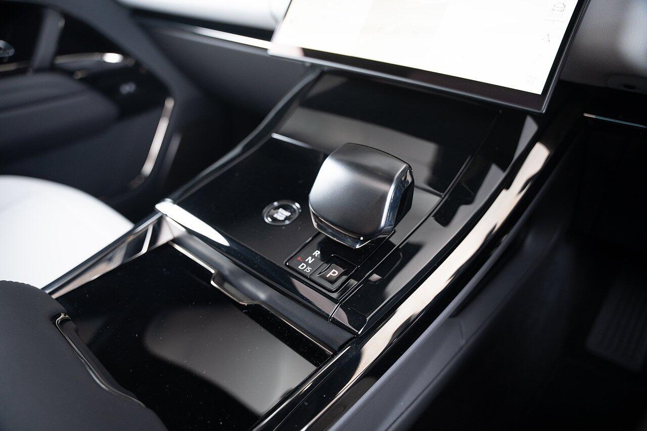 Land Rover Range Rover Sport view 25