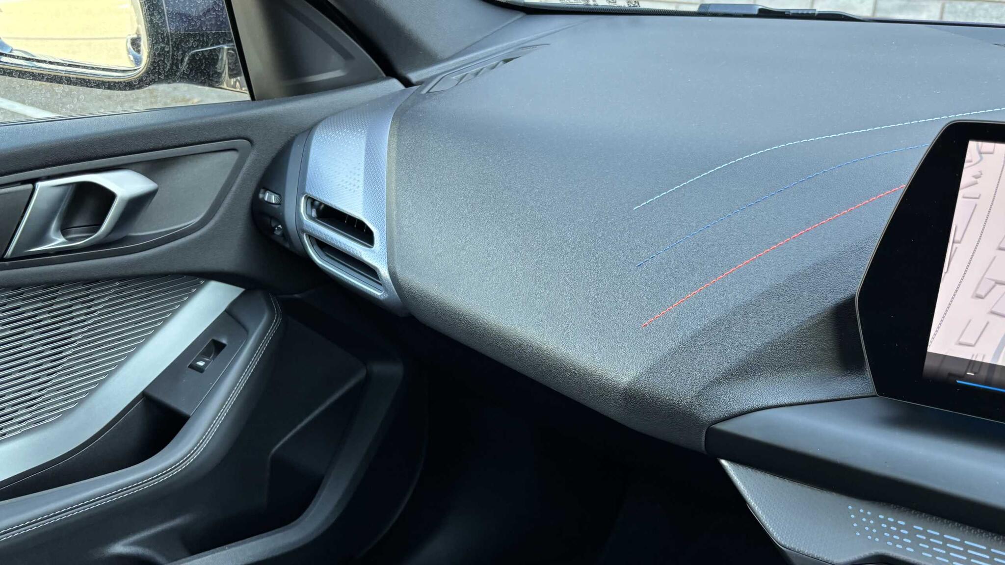 BMW 2 Series view 23